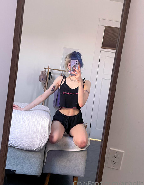 Naakte gelekte OnlyFans-foto van Anaelic