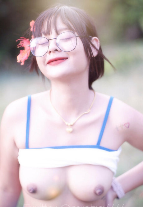 Naakte gelekte OnlyFans-foto van Mintra4444