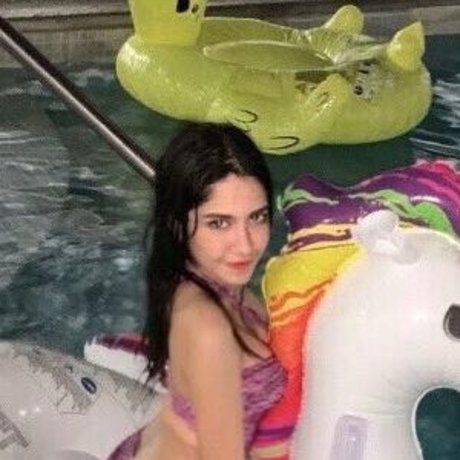 Naakte gelekte OnlyFans-foto van Aylin Ramos