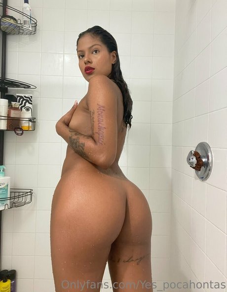 Naakte gelekte OnlyFans-foto van Anikastarrr