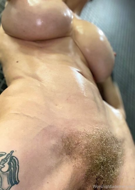 Naakte gelekte OnlyFans-foto van Madeline Marlowe