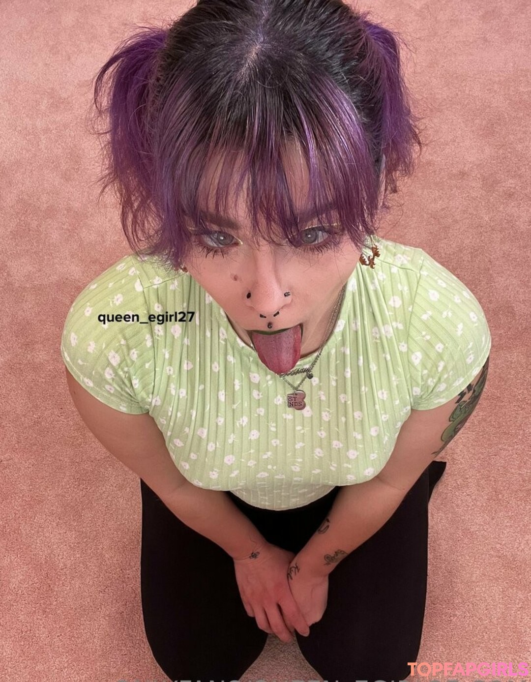 Naakte gelekte OnlyFans-foto van Queend #1428