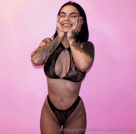 Naakte gelekte OnlyFans-foto van Zusje