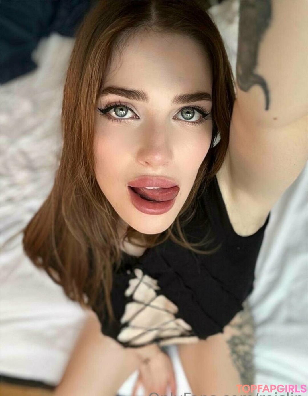 Naakte gelekte OnlyFans-foto van Reislin #1240