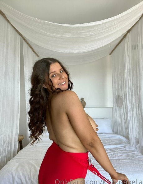 Naakte gelekte OnlyFans-foto van Kiki Isabella