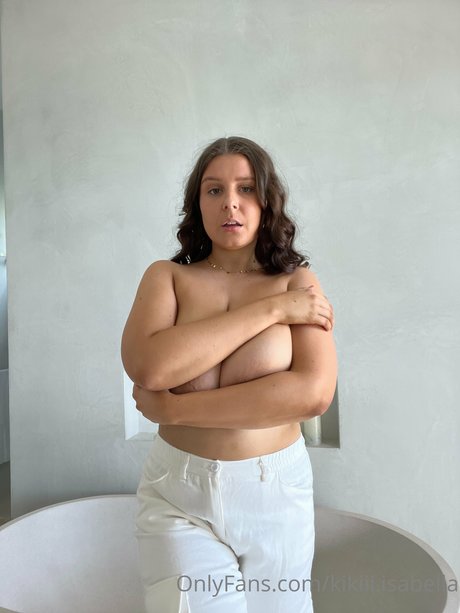 Naakte gelekte OnlyFans-foto van Kiki Isabella