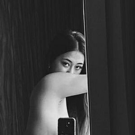 Naakte gelekte OnlyFans-foto van Mayalovesu