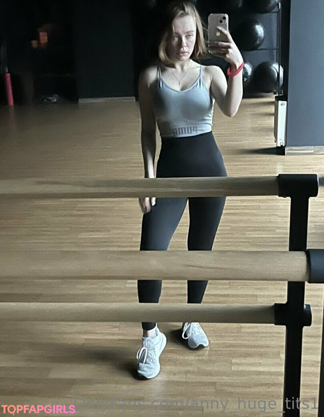 Naakte gelekte OnlyFans-foto van Kora Lina #1103