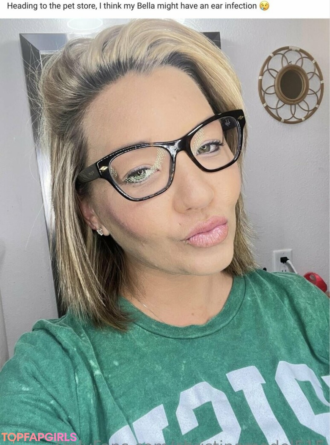 Naakte gelekte OnlyFans-foto van Christina Model #2097