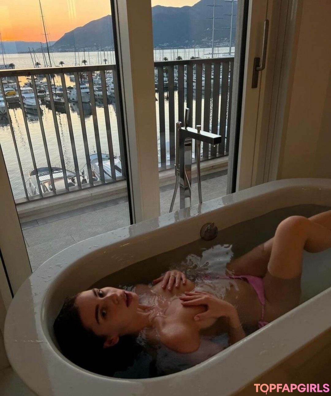 Naakte gelekte OnlyFans-foto van Irina Sivalnaya #1600