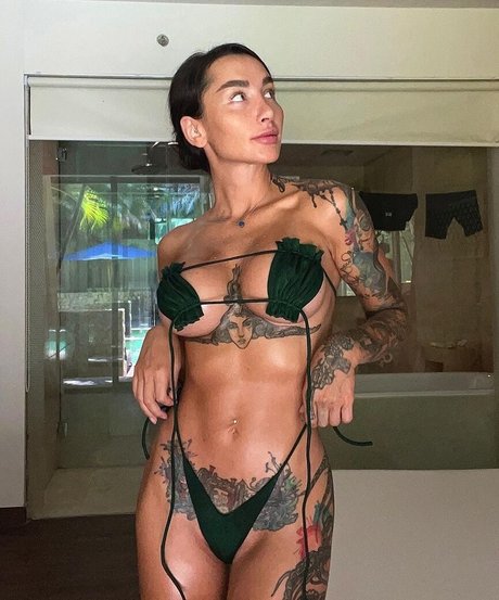Naakte gelekte OnlyFans-foto van Angelica Anderson