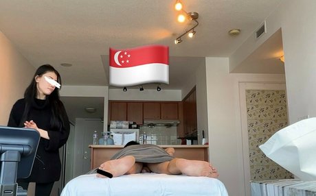 Naakte gelekte OnlyFans-foto van Sinfuldeeds
