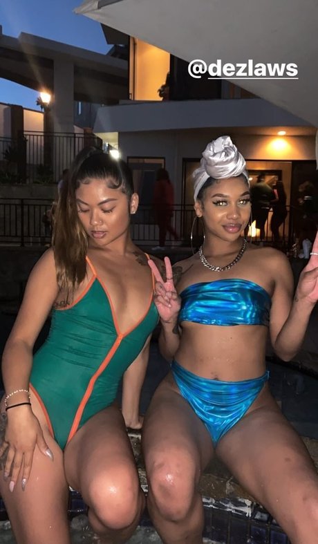Naakte gelekte OnlyFans-foto van Edwina Carla Isaacs