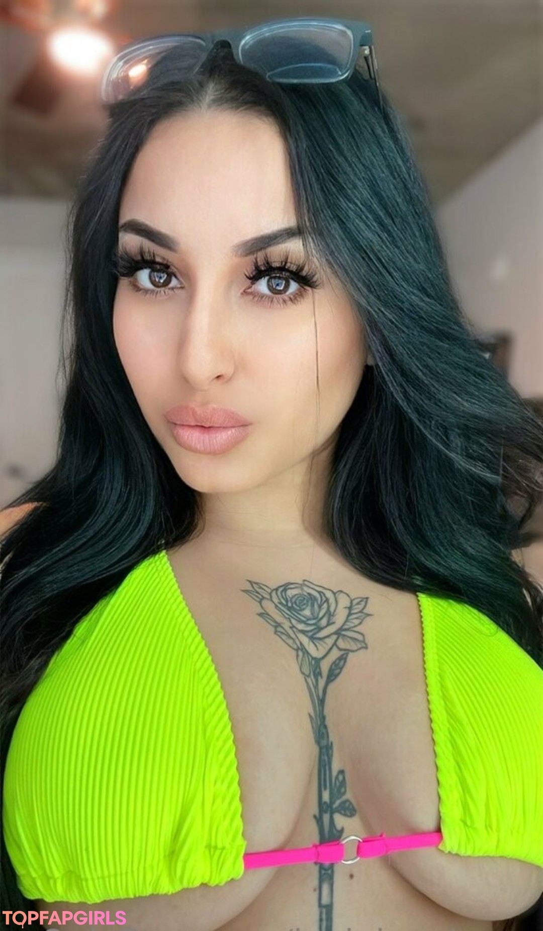 Naakte gelekte OnlyFans-foto van Breed Me Please #1606