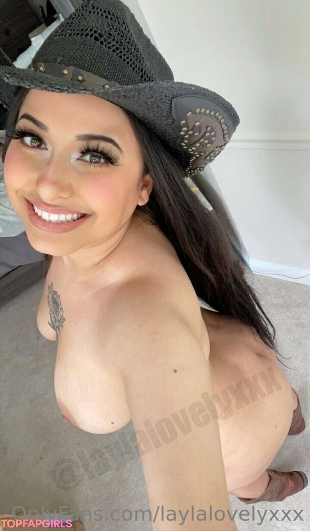 Naakte gelekte OnlyFans-foto van Breed Me Please #1881