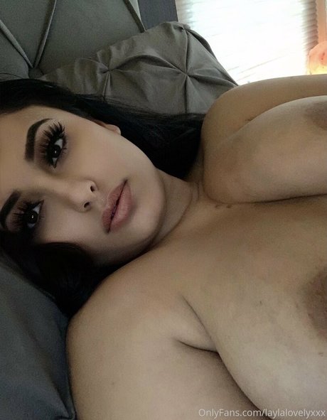 Naakte gelekte OnlyFans-foto van Breed Me Please