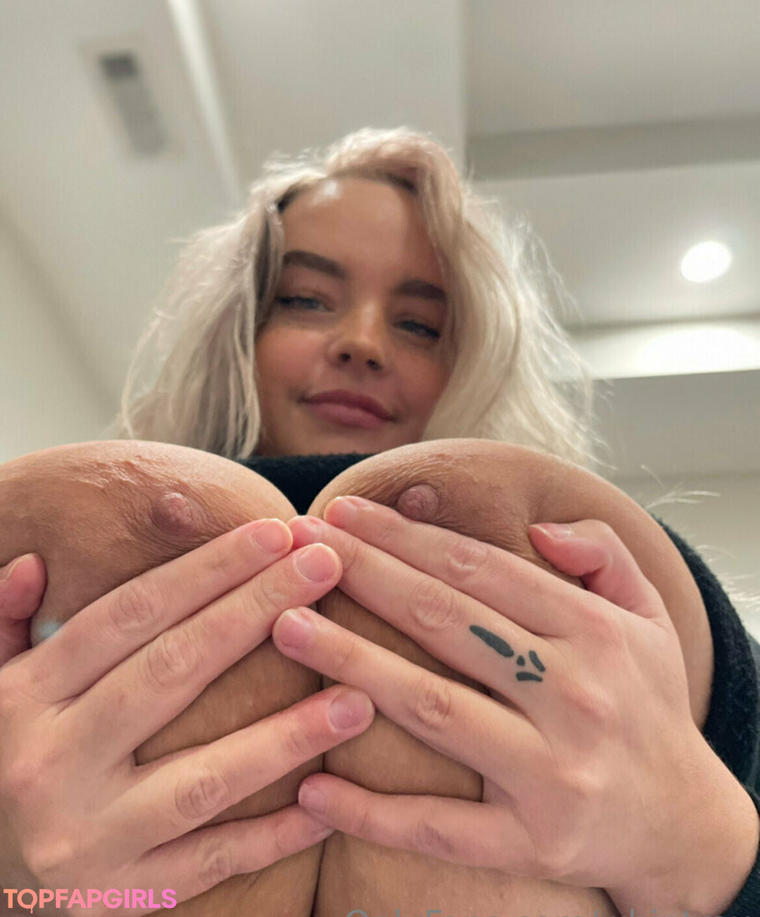Naakte gelekte OnlyFans-foto van Whiptrax #1383