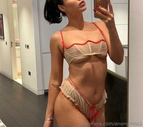 Naakte gelekte OnlyFans-foto van Anonymiss1