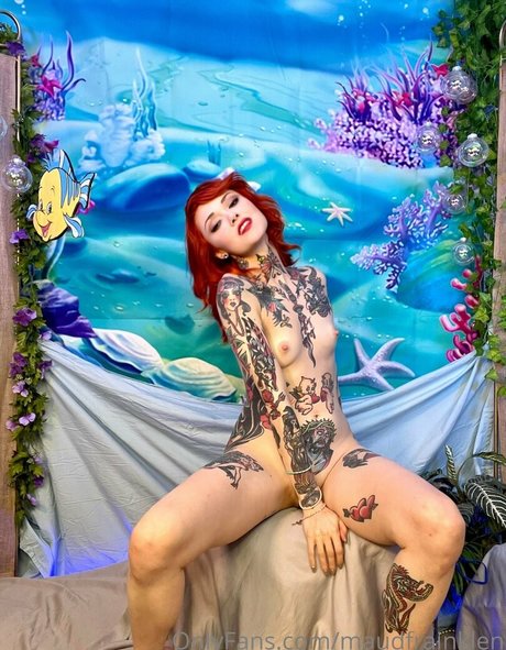 Naakte gelekte OnlyFans-foto van Maudfrainklen