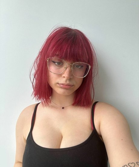 Naakte gelekte OnlyFans-foto van Charlotte Stocks