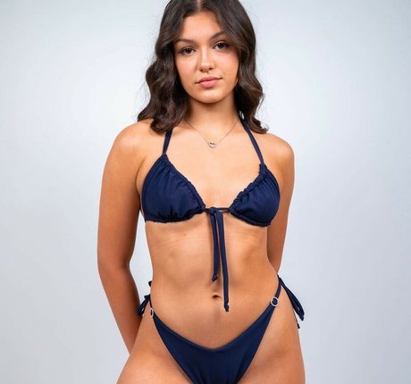 Naakte gelekte OnlyFans-foto van Bria Asmr