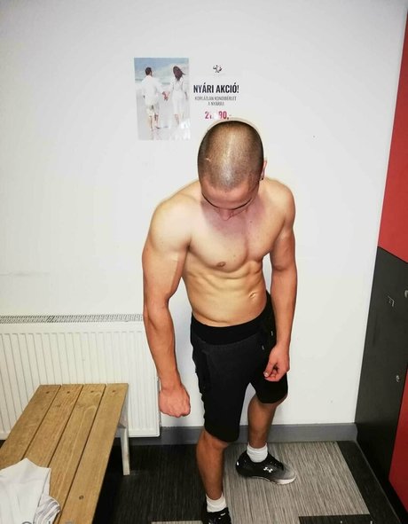 Youngmusclegrowingboy