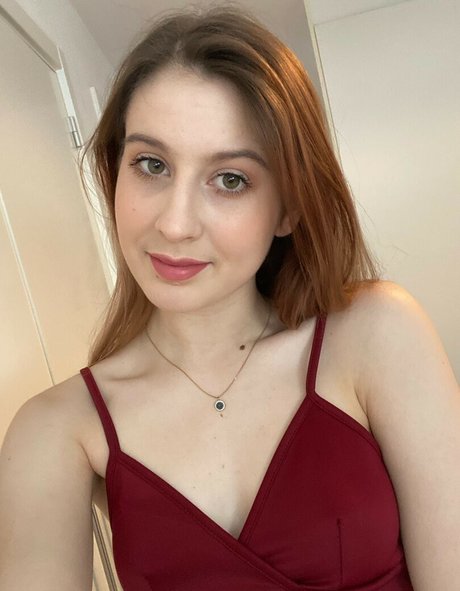 Naakte gelekte OnlyFans-foto van Adele Cooper