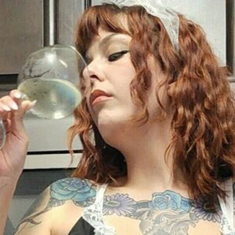 Naakte gelekte OnlyFans-foto van Naomipeaches