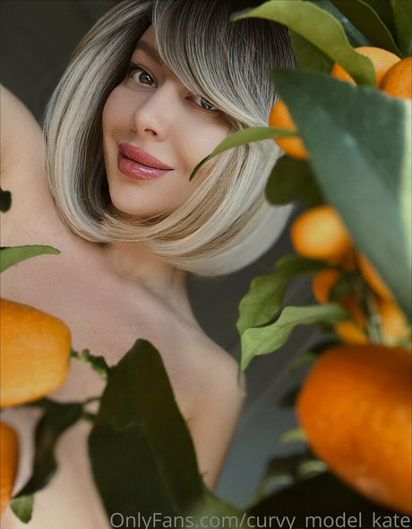 Curvy_model_kate