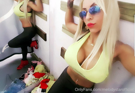Naakte gelekte OnlyFans-foto van Melodystarofficial