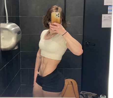 Naakte gelekte OnlyFans-foto van Leanbeefpatty