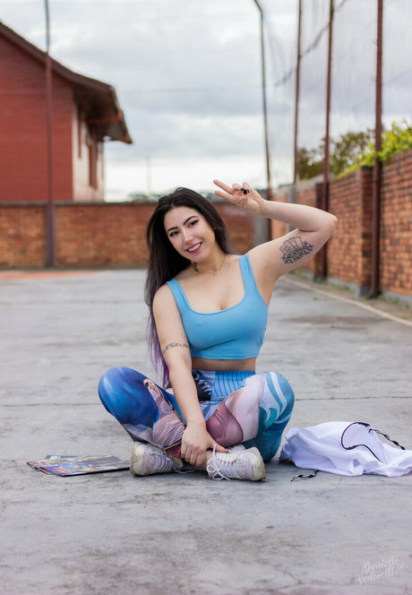 Naakte gelekte OnlyFans-foto van Danievedofree