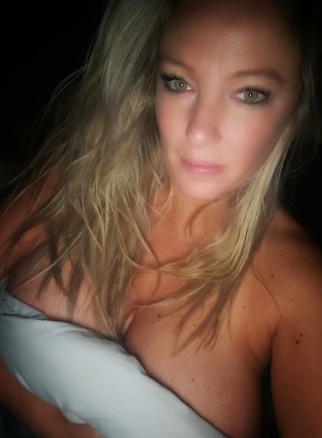Naakte gelekte OnlyFans-foto van Brookelovelydd