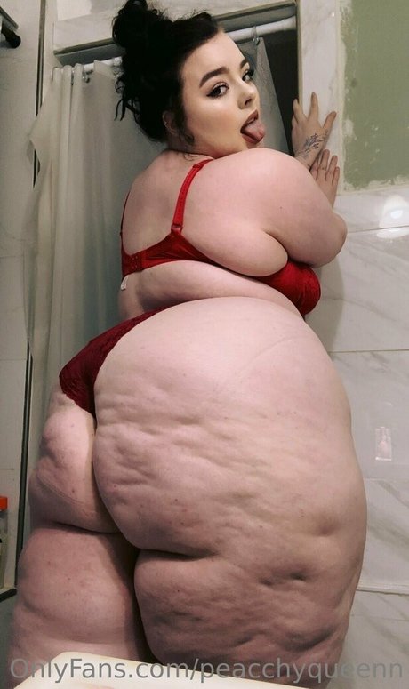 Naakte gelekte OnlyFans-foto van Snowangelcake