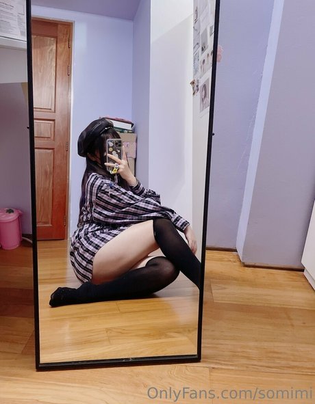 Naakte gelekte OnlyFans-foto van Somimi