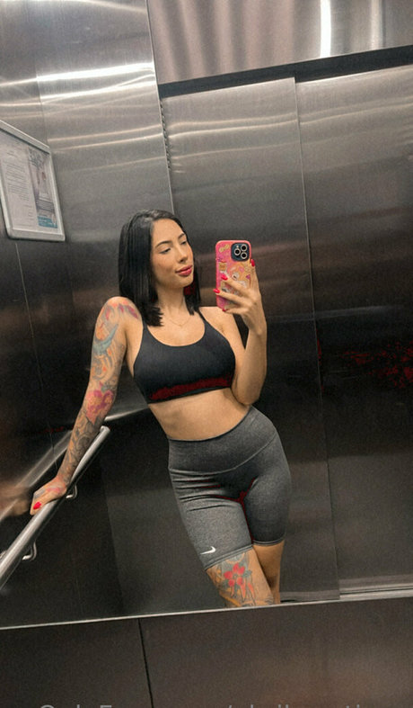 Naakte gelekte OnlyFans-foto van Abrilmartinez