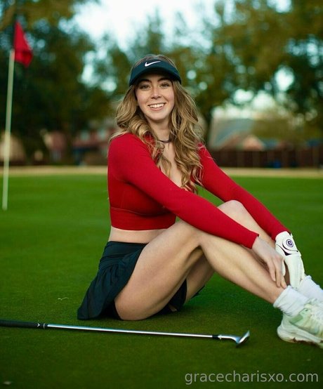 Naakte gelekte OnlyFans-foto van Golfgirls