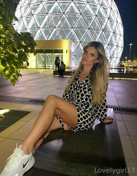 Naakte gelekte OnlyFans-foto van Lovelygirl17