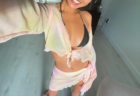 Naakte gelekte OnlyFans-foto van Thevarietygurl