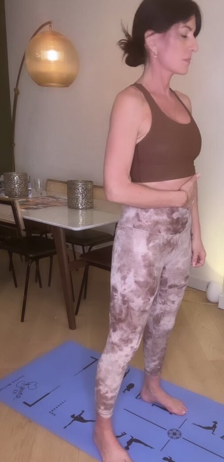 Naakte gelekte OnlyFans-foto van Davina Mccall