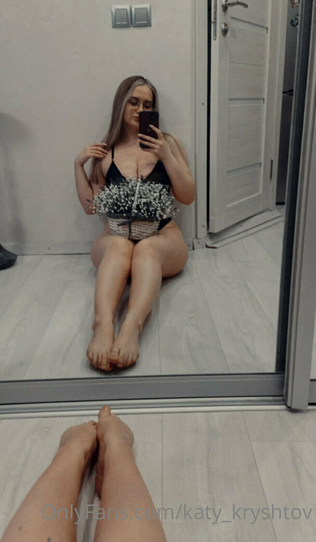 Naakte gelekte OnlyFans-foto van Katykryshtov
