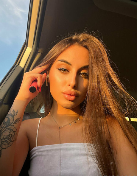 Naakte gelekte OnlyFans-foto van Julianoble