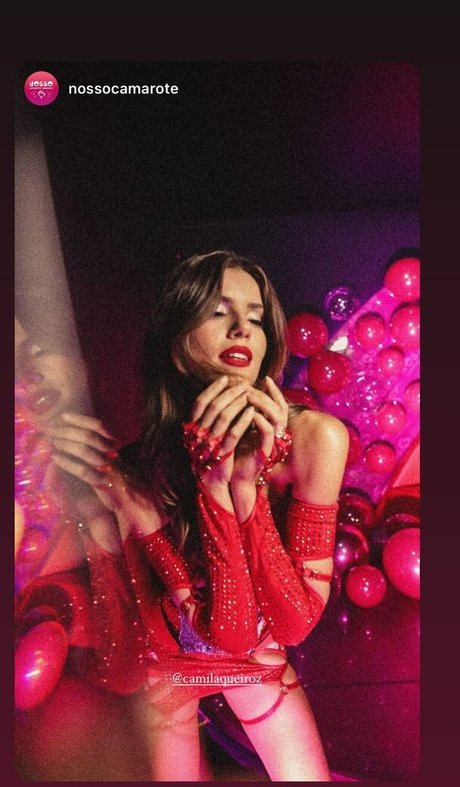 Naakte gelekte OnlyFans-foto van Camila Queiroz