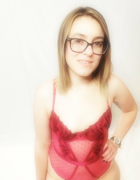 Naakte gelekte OnlyFans-foto van Innocenthotwifexxx