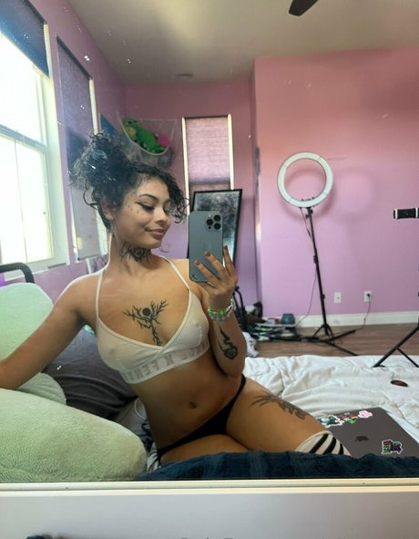 Naakte gelekte OnlyFans-foto van Aliengirl0