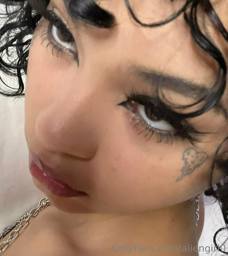 Aliengirl0