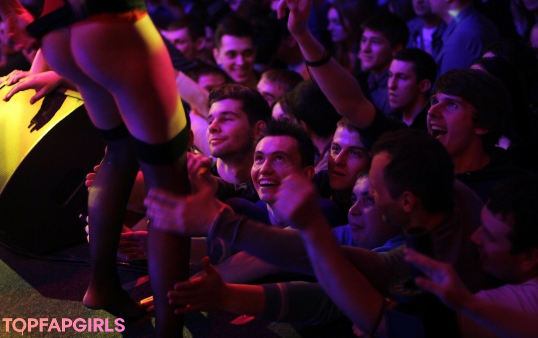 Naakte gelekte OnlyFans-foto van Gogo Stripper #1266