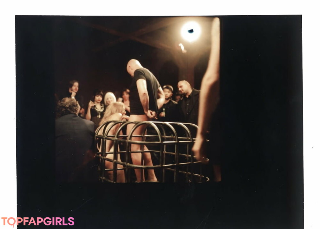 Naakte gelekte OnlyFans-foto van Gogo Stripper #1448