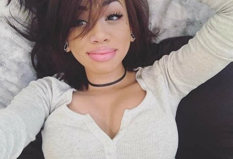 Naakte gelekte OnlyFans-foto van Ericka Bozeman