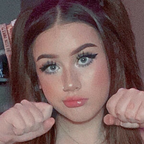 Naakte gelekte OnlyFans-foto van Smizzles